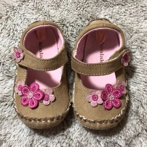 Size 4 koala kids Mary Jane shoes